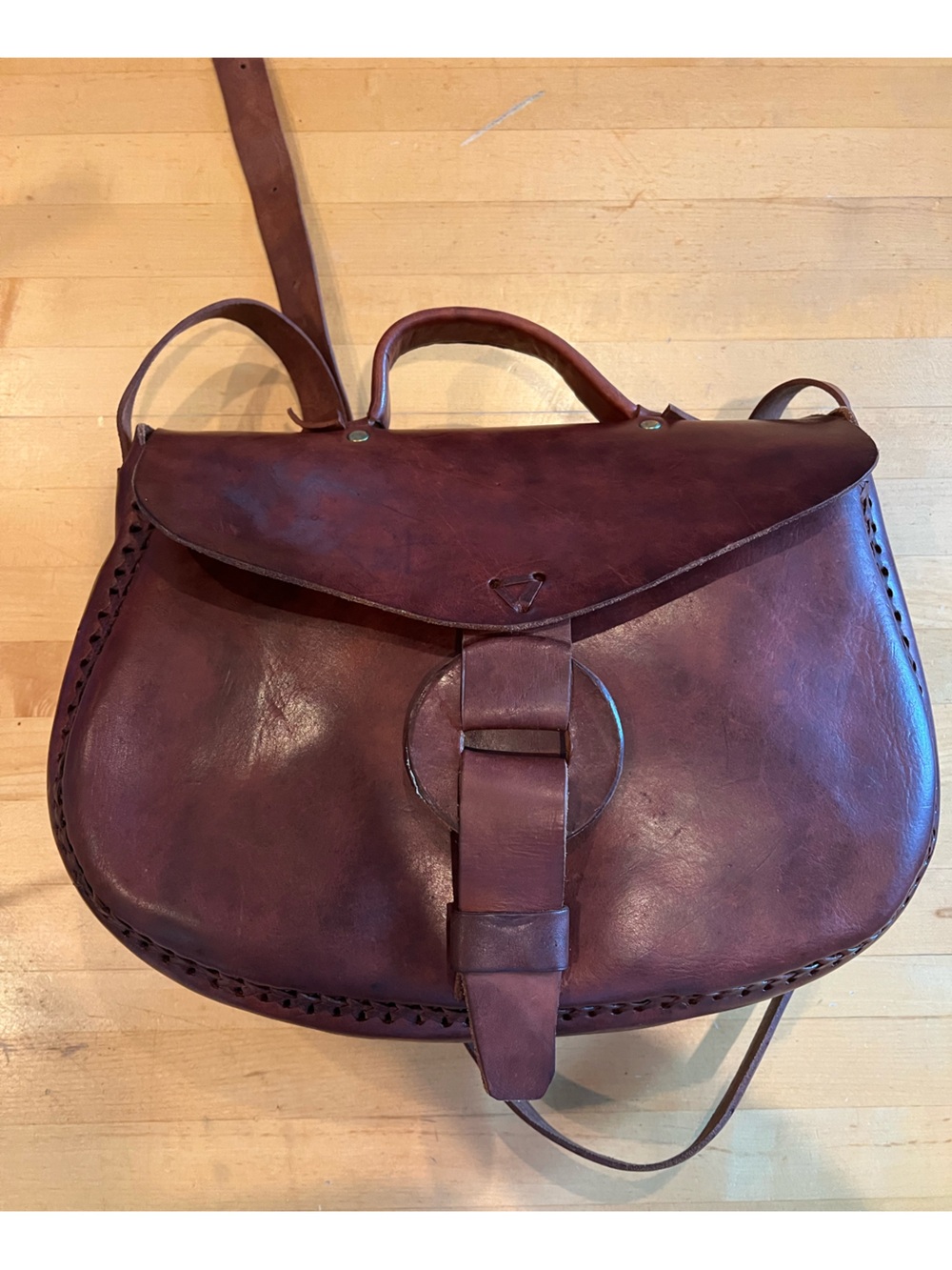 Chuupul Leather Harrison Saddle Tote - Picture 3 of 9
